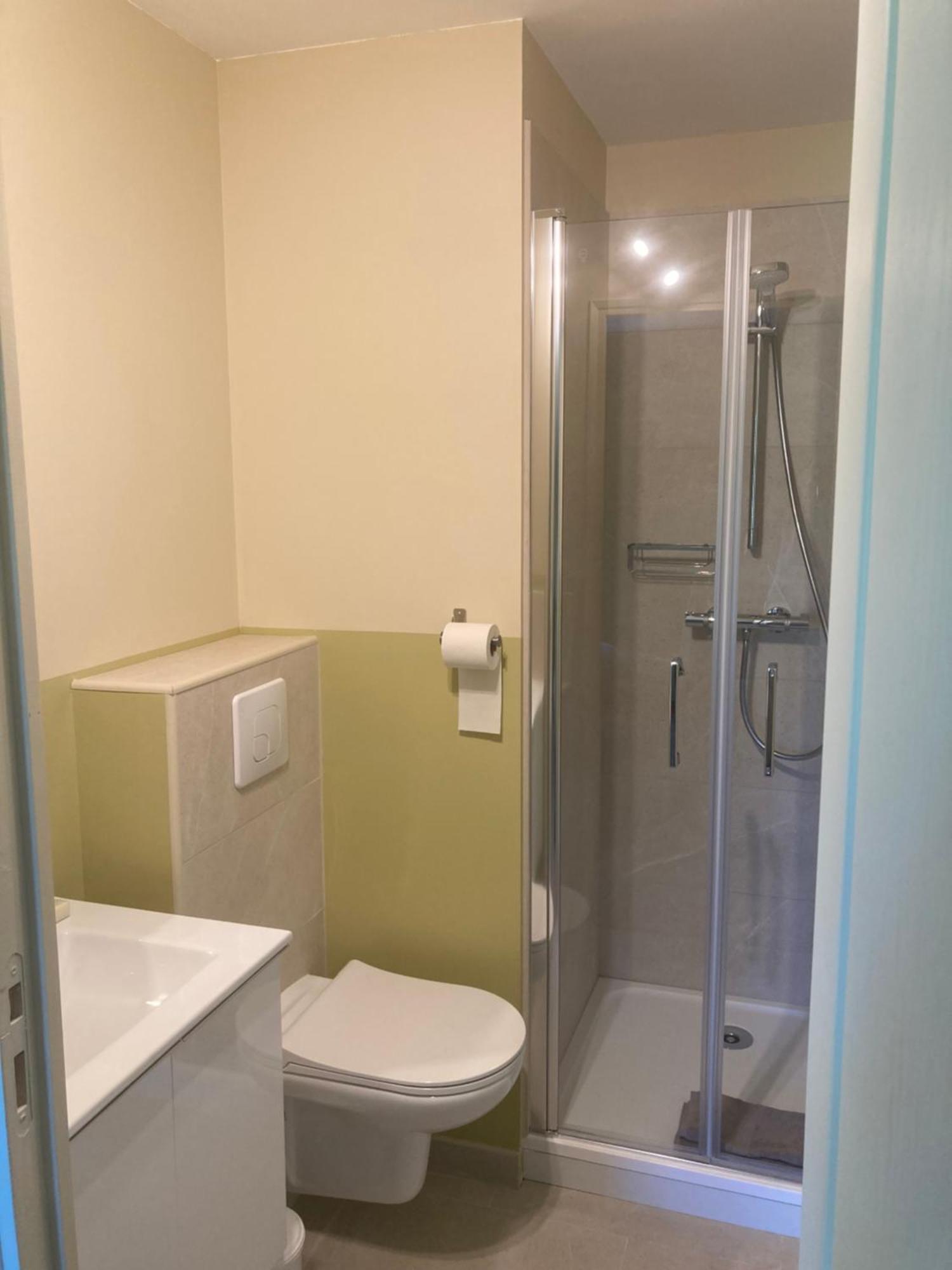 Chez Anne - Chambre Avec Salle De Bain Privative Menetou-Couture Luaran gambar