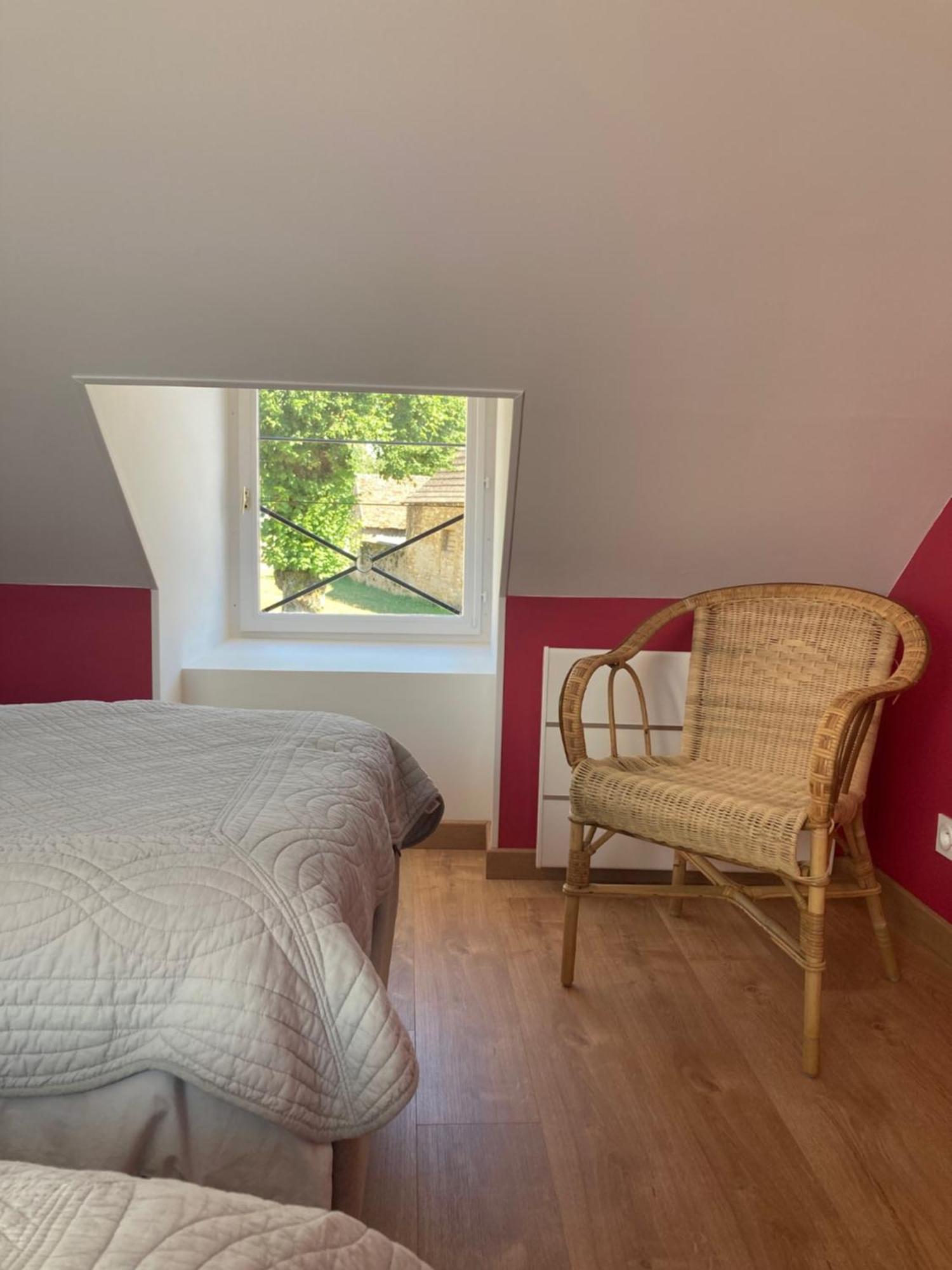 Chez Anne - Chambre Avec Salle De Bain Privative Menetou-Couture Luaran gambar